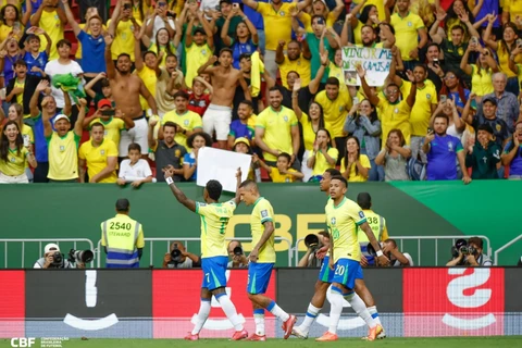 Brasil vence a Colômbia por 2 a 1 e assume o 2º lugar nas Eliminatórias