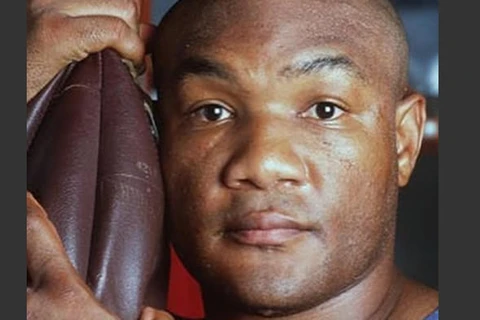 Lenda do boxe, campeão olímpico George Foreman morre aos 76 anos