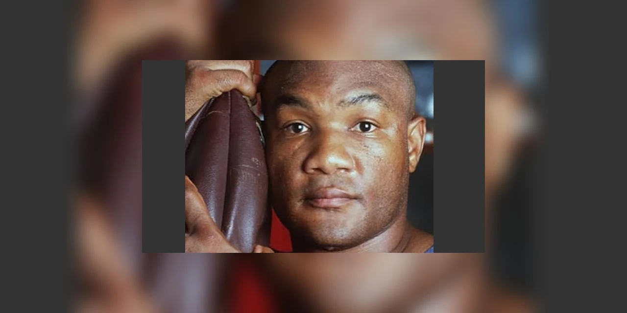 Lenda do boxe, campeão olímpico George Foreman morre aos 76 anos