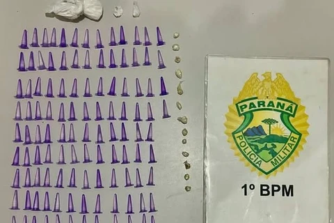 Mulher é presa com 112 pinos de cocaína em Castro  