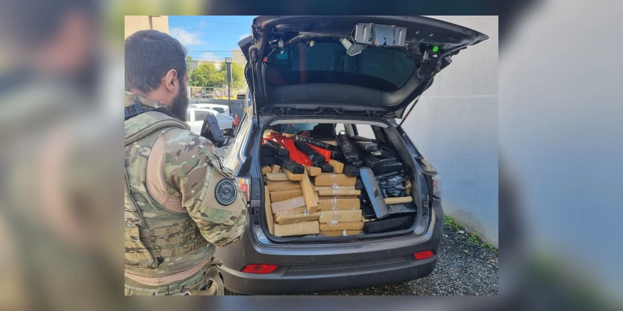 PRF realiza megaoperação e apreende drogas, cigarros e veículo furtado em Balsa Nova