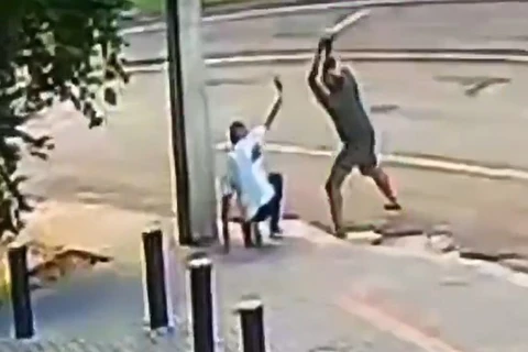 Imagens fortes: homem é agredido até a morte em Cascavel 