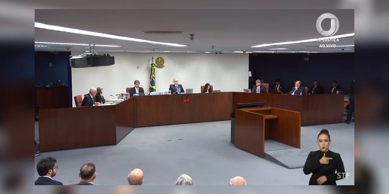 STF encerra primeiro dia do julgamento de Bolsonaro e aliados
