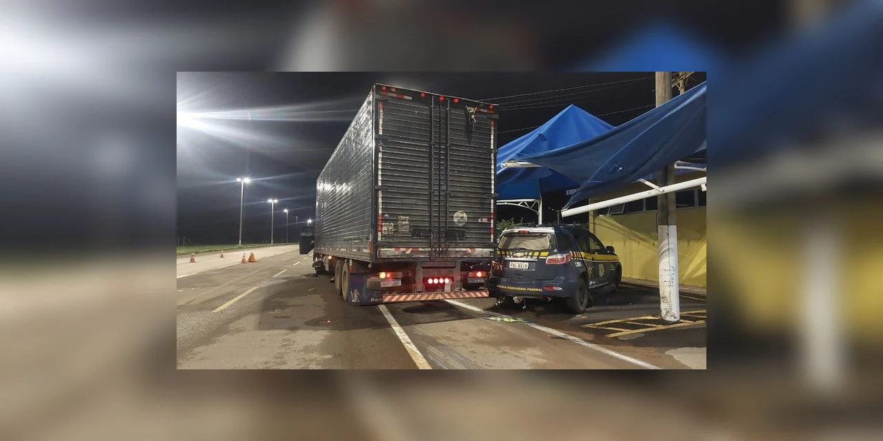 PRF prende caminhoneiro embriagado e suspeita de terrorismo após colisão contra Unidade Operacional