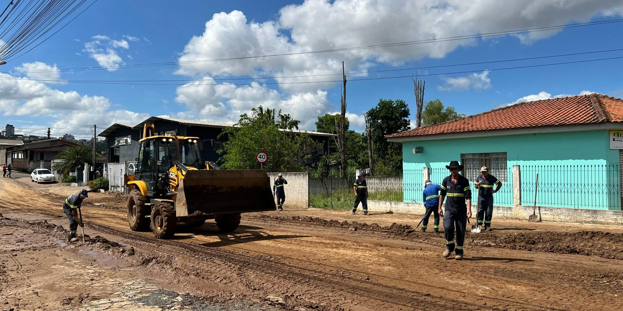 Prefeitura atende bairros atingidos pelo temporal em Ponta Grossa