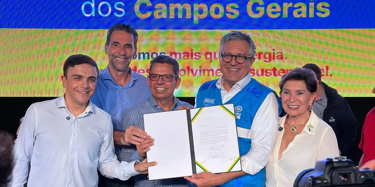 Ministro Padilha anuncia ampliação da rede de saúde para reduzir tempo de espera