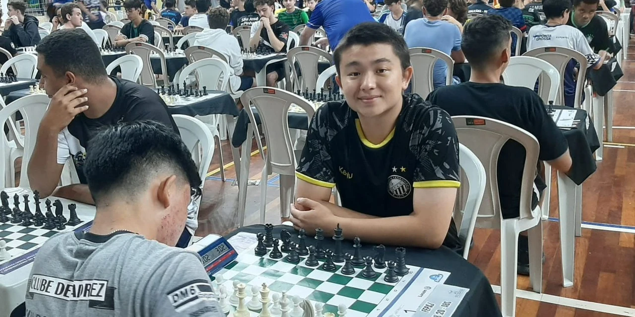 Enxadrista de PG é eneacampeão paranaense de Xadrez Clássico