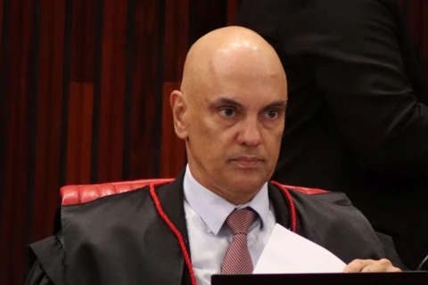 Moraes requer posição da PGR sobre pedido de prisão preventiva de Bolsonaro