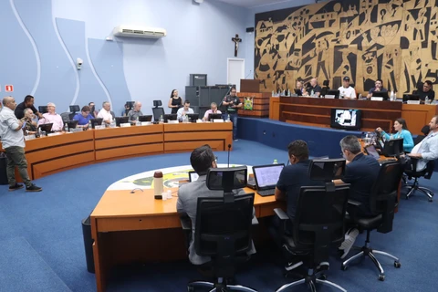 CMPG aprova nova regulamentação de salários de secretários que ocupem cargos públicos