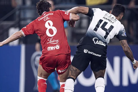 Corinthians é superado pelo Huracán-ARG em sua estreia na CONMEBOL Sudamericana 2025