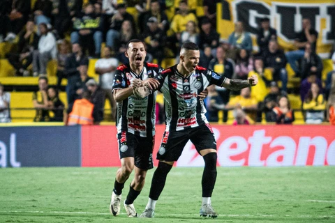 Operário vence Criciúma de virada na estreia da Série B