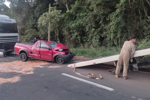 Idoso morre em grave acidente na BR-376, em Tibagi 