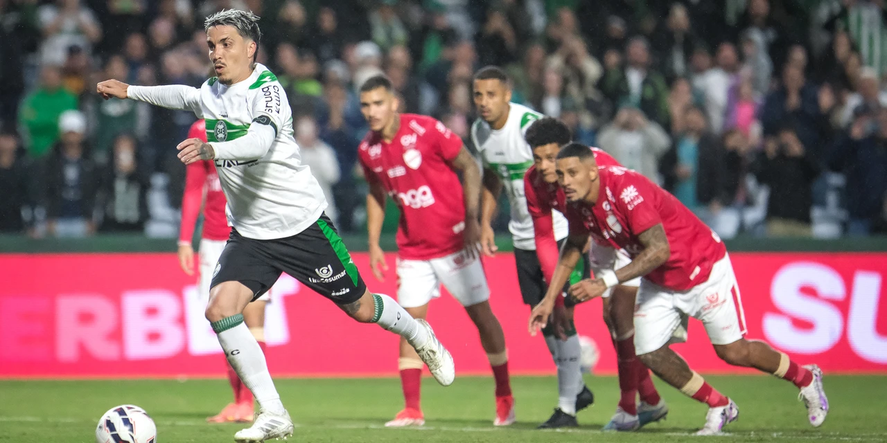 Com gol no segundo tempo, Coritiba começa a Série B com vitória sobre o Vila Nova