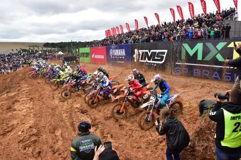 MX1 GP BRASIL reúne 40 mil pessoas no fim de semana em PG