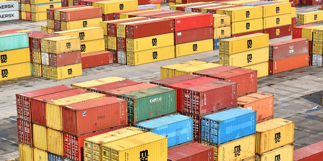 EUA vão taxar produtos da China em 104% a partir desta quarta