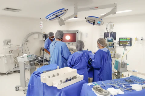 Humai-UEPG realiza cirurgia neurológica inédita