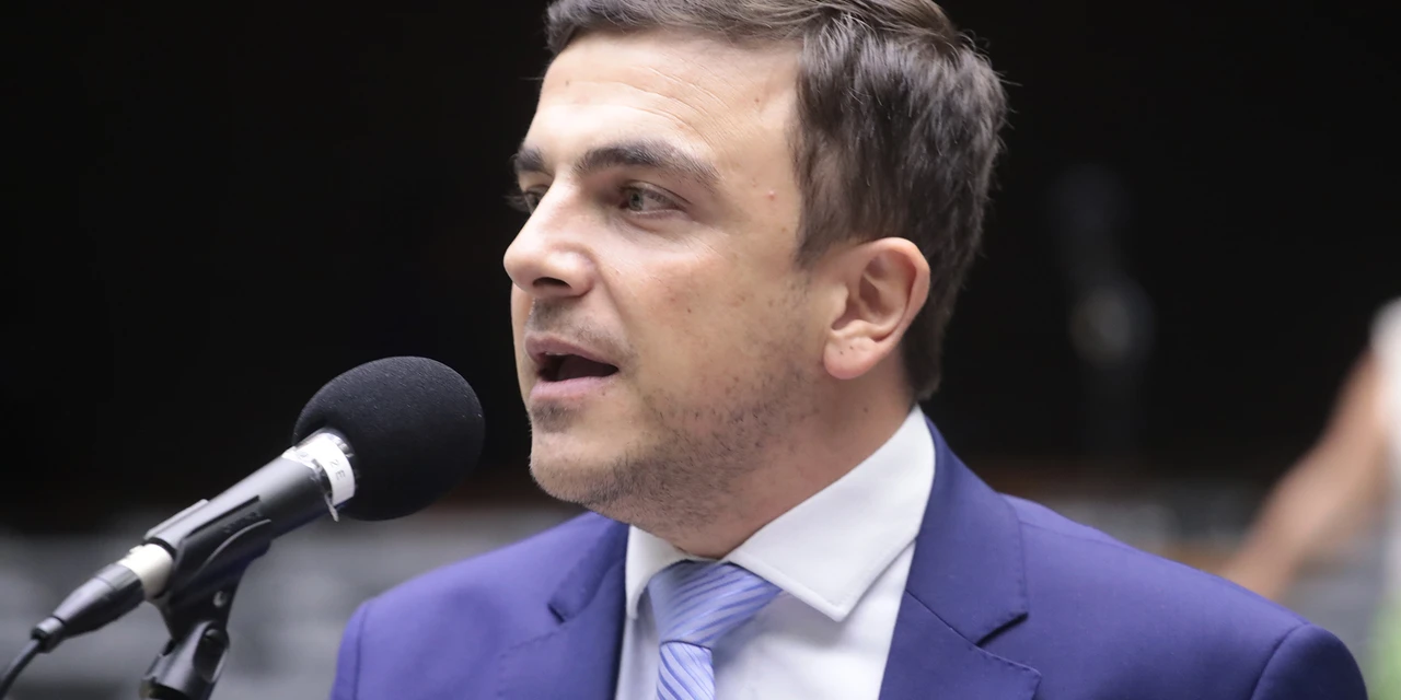 Aliel Machado assume vaga de titular na Comissão Mista de Orçamento