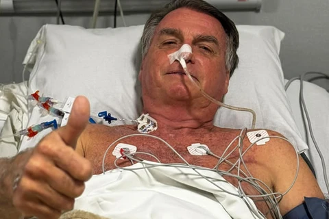 Bolsonaro segue internado em hospital de Natal (RN) 