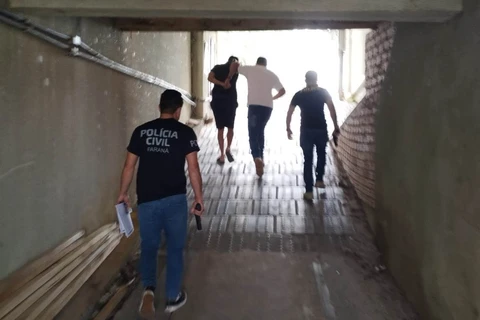 Acusado de tentativa de homicídio é detido com armas e drogas em Castro 