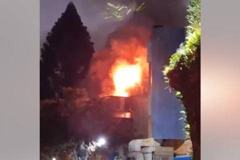 Incêndio de grandes proporções atinge prédio da PUC em Curitiba; video!