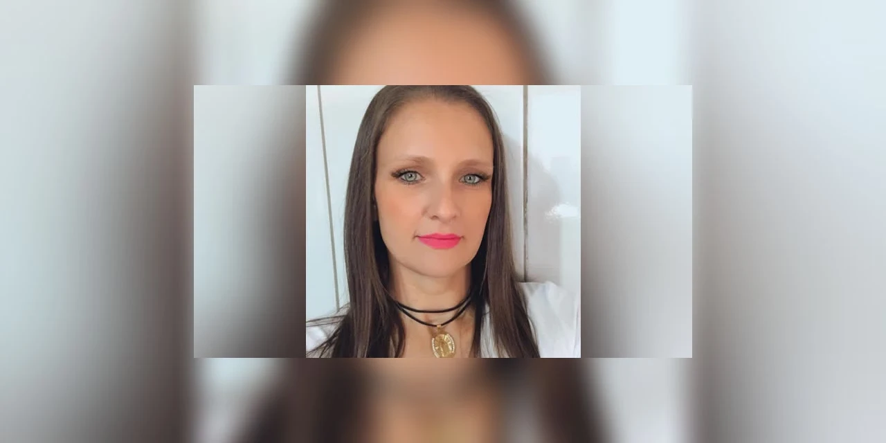 Mulher morta a facadas na saída da igreja caminhava junto com a filha pequena