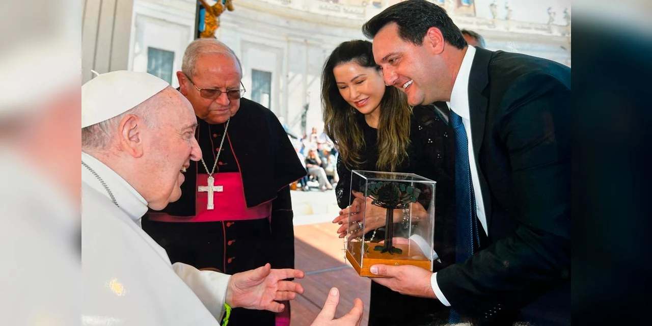 Governador lamenta morte do Papa Francisco e determina luto de três dias no Paraná