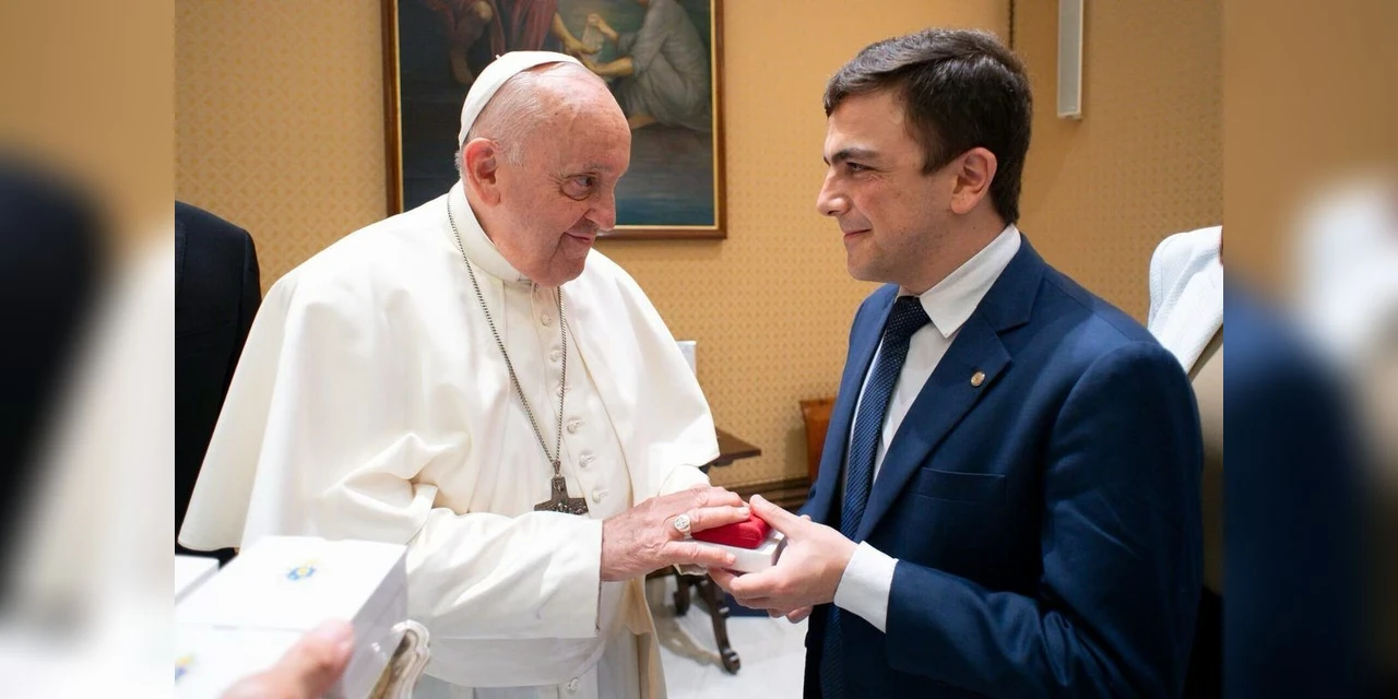 Aliel Machado lamenta o falecimento do Papa Francisco