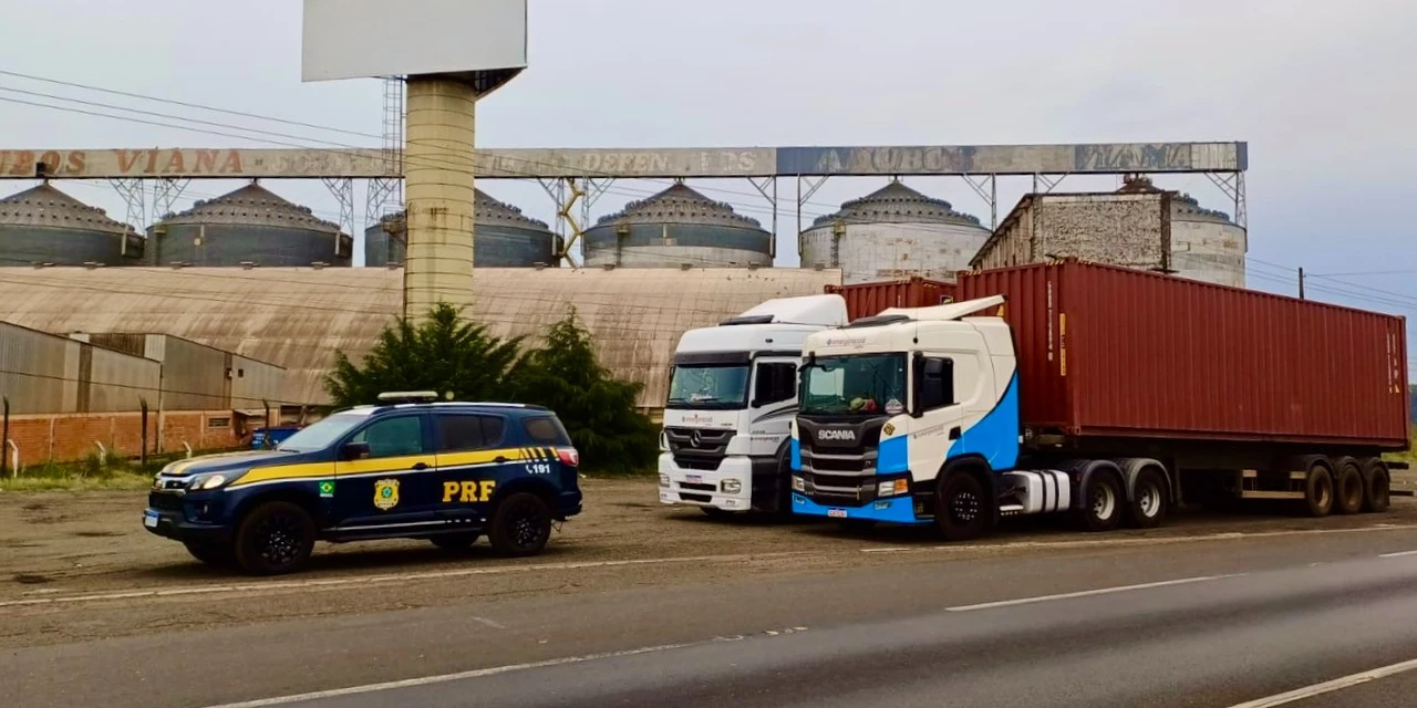 Após sequência de tombamentos, PRF reforça fiscalização em porta-contêineres no Paraná