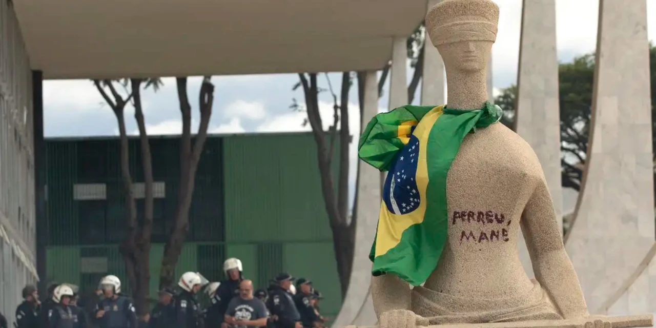 STF condena mulher que pichou estátua a 14 anos de prisão