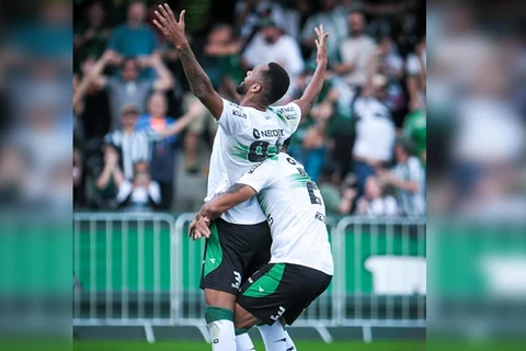 Operário perde para o Coxa e fica próximo da zona de rebaixamento da Série B 