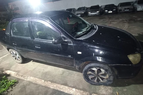 Após fuga e perseguição, PRE recupera veículo furtado e prende suspeito na região 