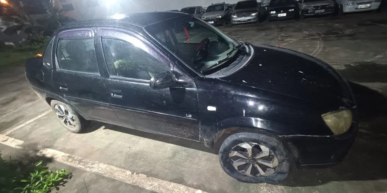 Após fuga e perseguição, PRE recupera veículo furtado e prende suspeito na região 