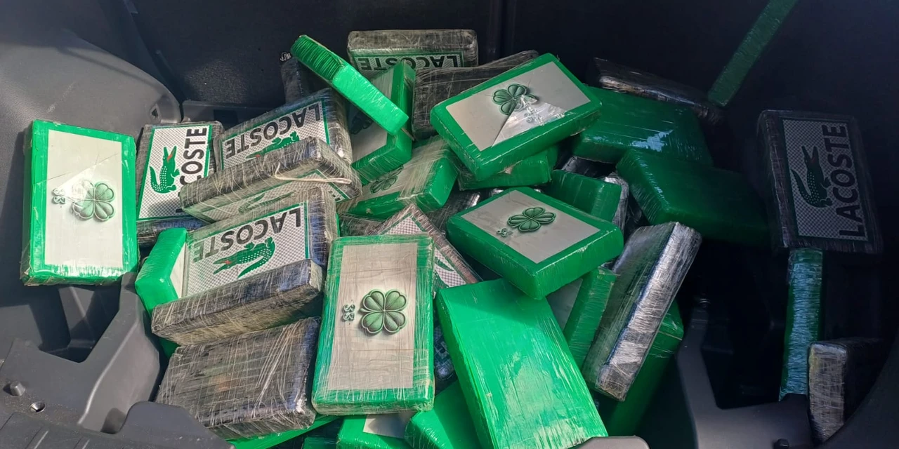 PRF apreende mais de 80 kg de cocaína na BR-277, em São Luiz do Purunã 