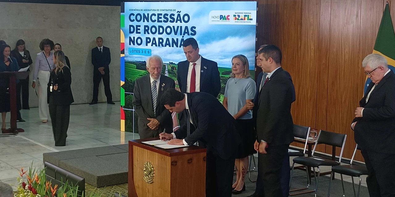 Contratos dos lotes 3 e 6 das rodovias paranaenses são assinados