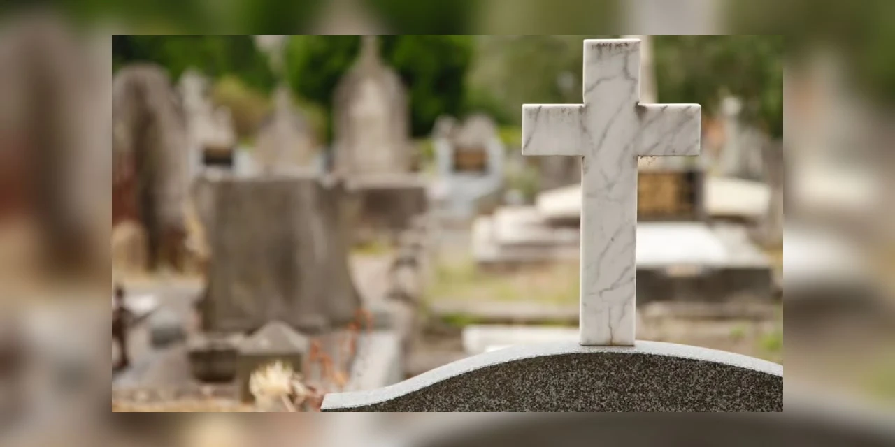 Túmulo é violado e corpo de mulher mexido em Cemitério de Guamiranga  