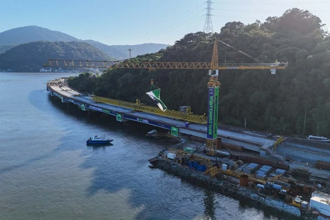 Ponte de Guaratuba alcança 50% de conclusão