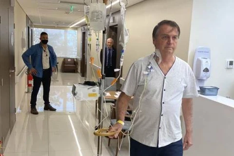 Bolsonaro tem alta após três semanas internado na UTI