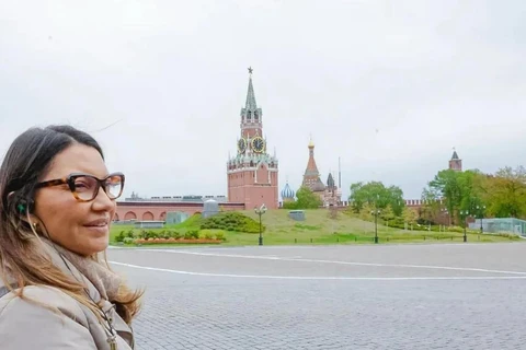 Janja viaja antes de Lula para Moscou e compartilha fotos de visita ao Kremlin 