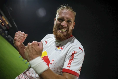 Pitta marca e deixa Bragantino na vice-liderança do Brasileiro