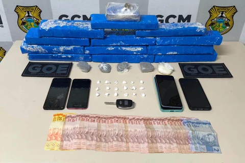 GCM apreende 10 kg de  drogas no Jardim Carvalho, em Ponta Grossa 