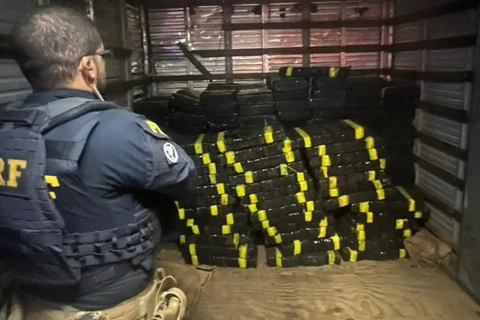 PRF apreende mais de 1 tonelada de drogas em Ponta Grossa 