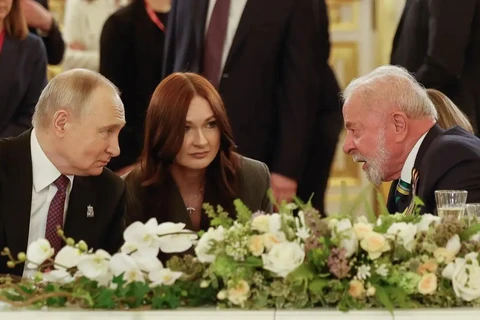 Lula celebra vitória sobre o nazismo ao lado de Putin, na Rússia