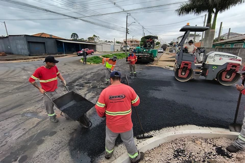 Prefeitura avança nas obras de pavimentação no Jardim Los Angeles