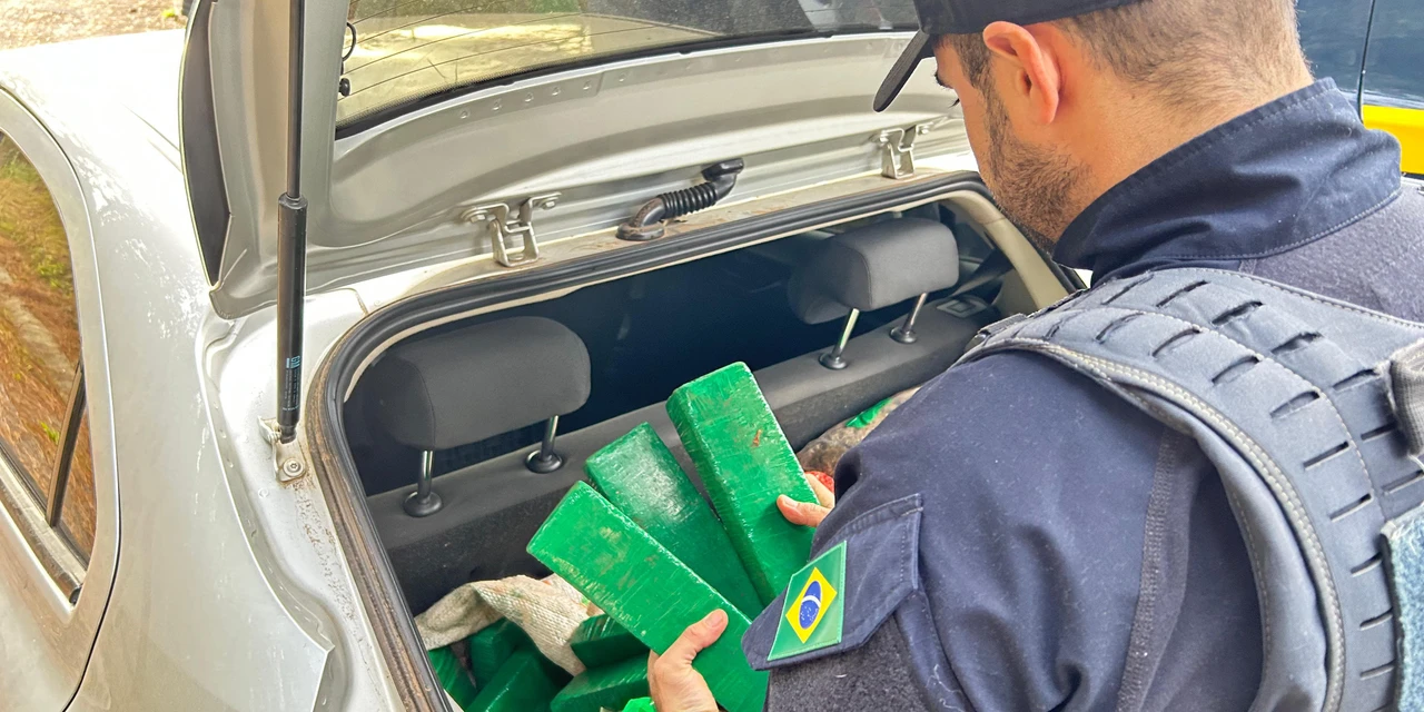 PRF apreende dupla transportando quase 100 kg de drogas em PG 