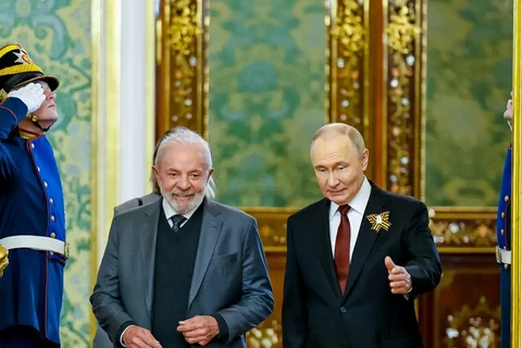 Por telefone Lula estimula Putin a se reunir com Zelensky pela paz