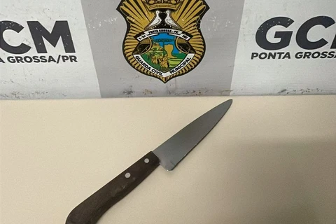 Homem que ameaçou matar a mulher com faca é detido pela GCM, em PG 