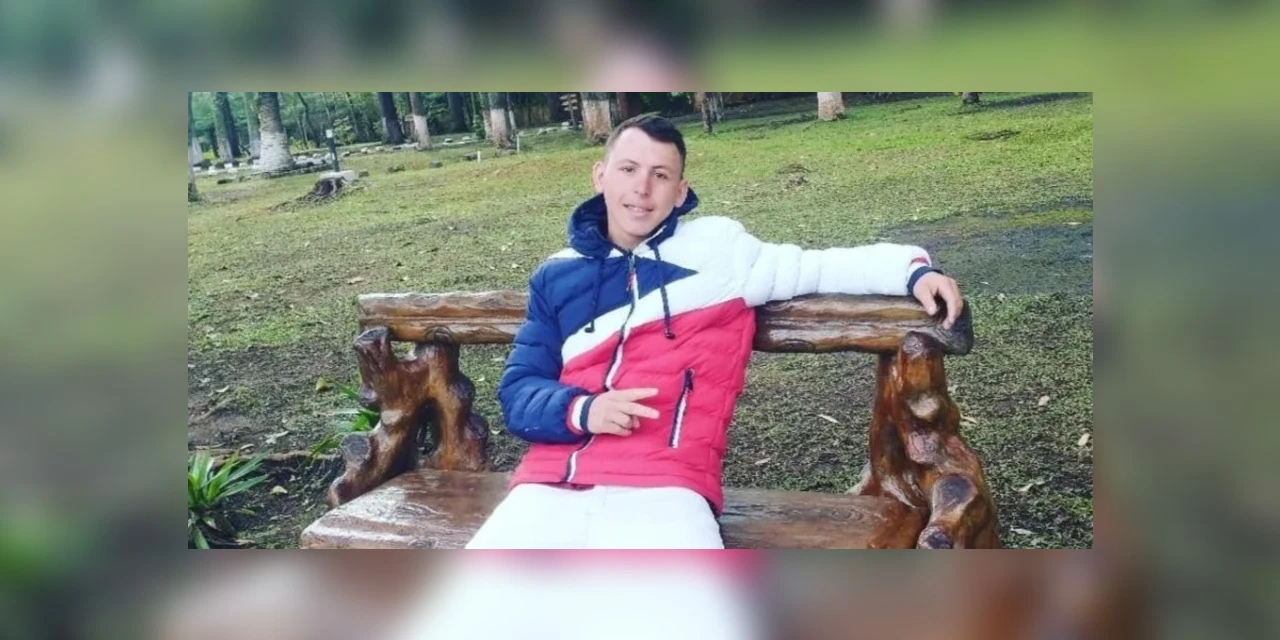 Motociclista morre após colidir contra van em Ponta Grossa 