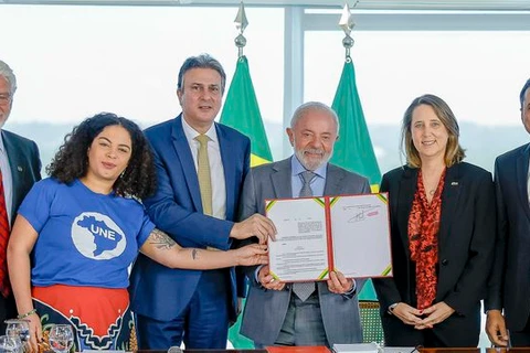 MEC proíbe cursos à distância de direito, medicina, odontologia, enfermagem e psicologia