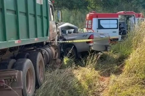 Sogros do deputado Requião Filho morrem em acidente com caminhão na BR-153