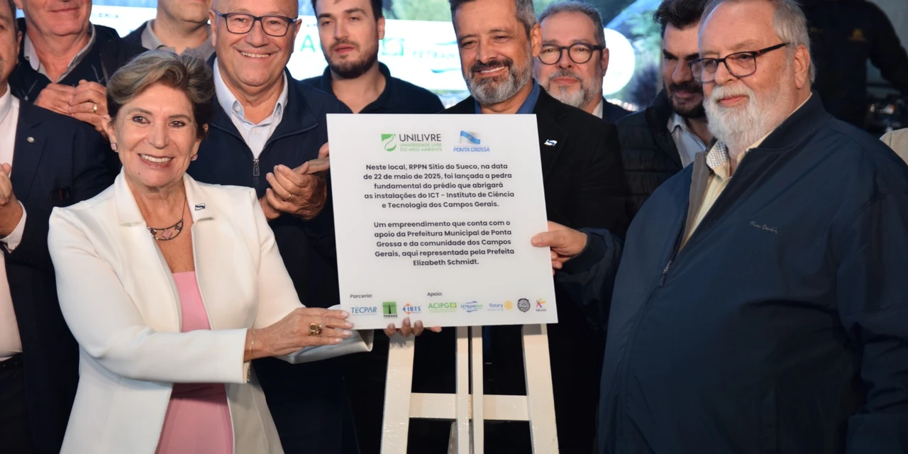 Prefeitura e Unilivre lançam Pedra Fundamental do ICT dos Campos Gerais